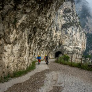 Adventure Ride Through the Cliffs-min