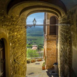 Tuscan Passageway – Gateway to the Hills